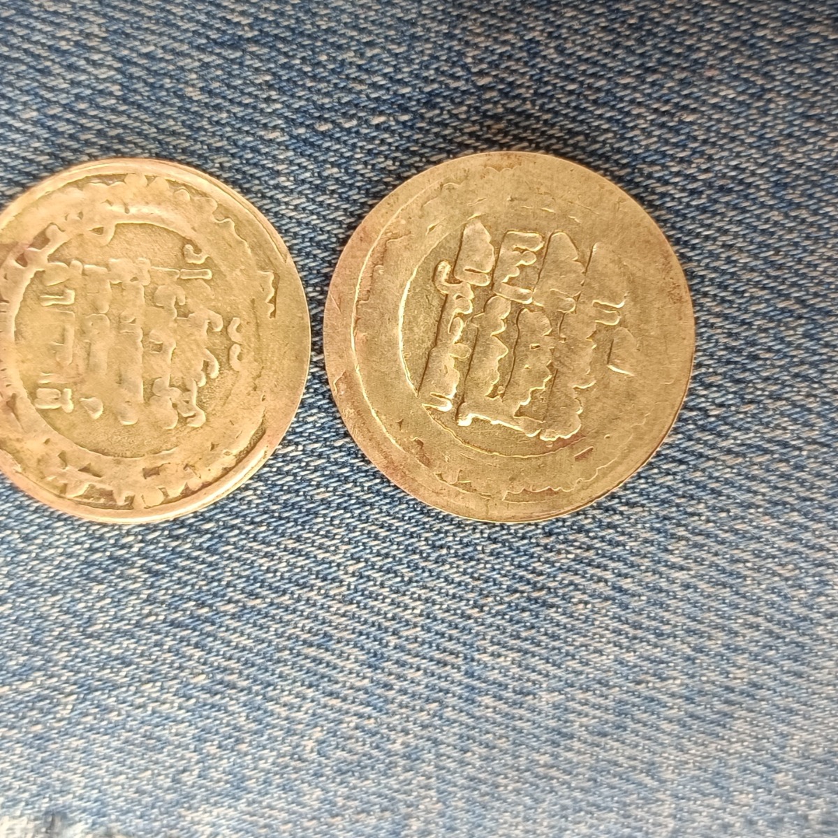 سلام میخواستم بدونم این سکه اصله یا تقلبیه
