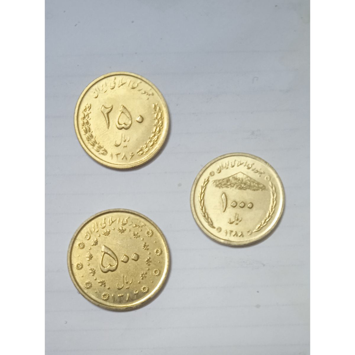 سکه های ۱۰۰۰ و ۲۵۰ و ۵۰۰ ریالی با کیفیت بانکی UNC