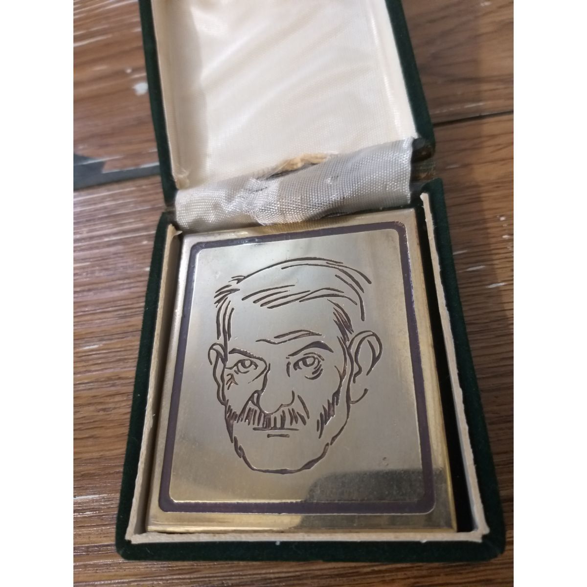 مدال یاد بود استاد شهریار